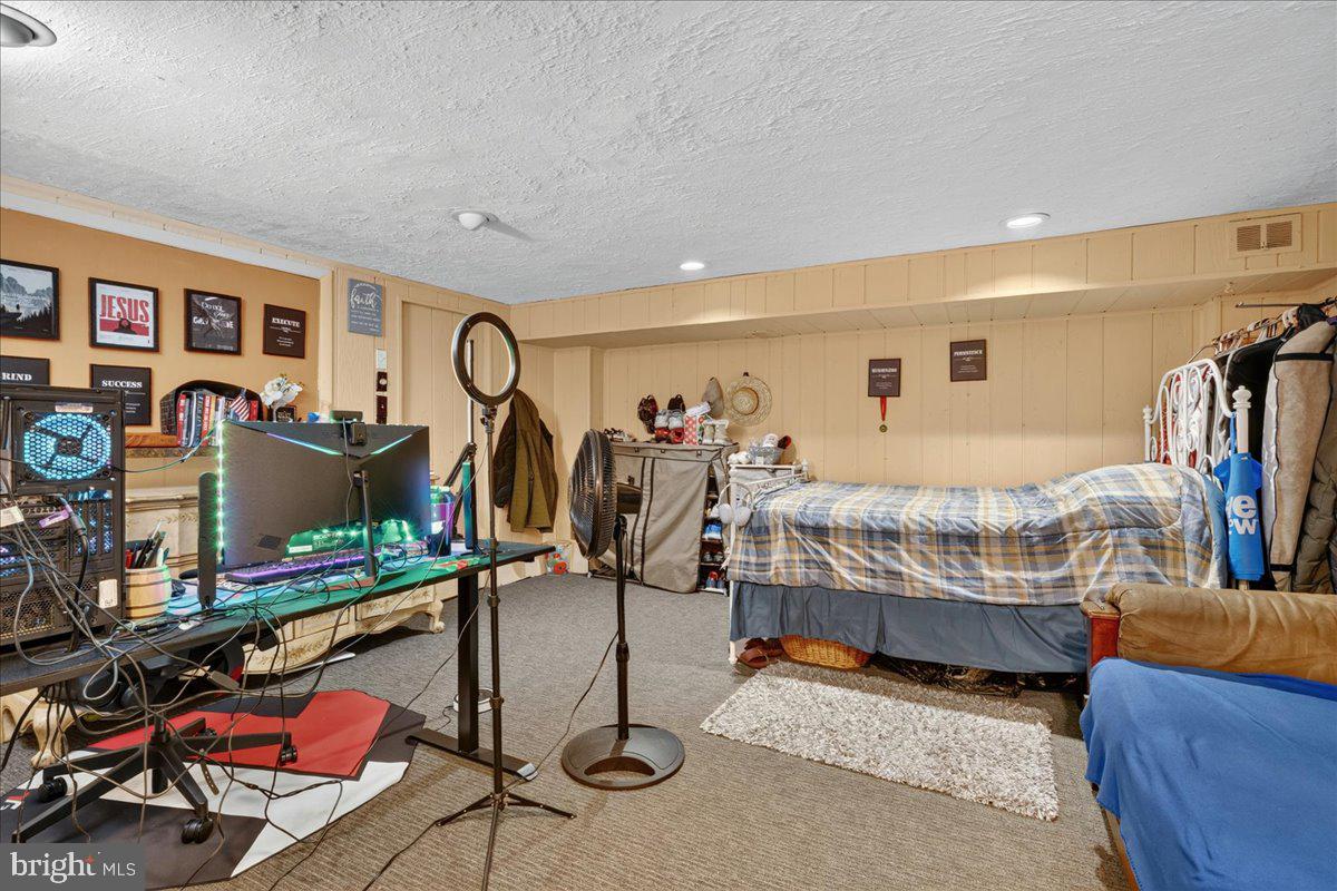 SOMERTON - Residential