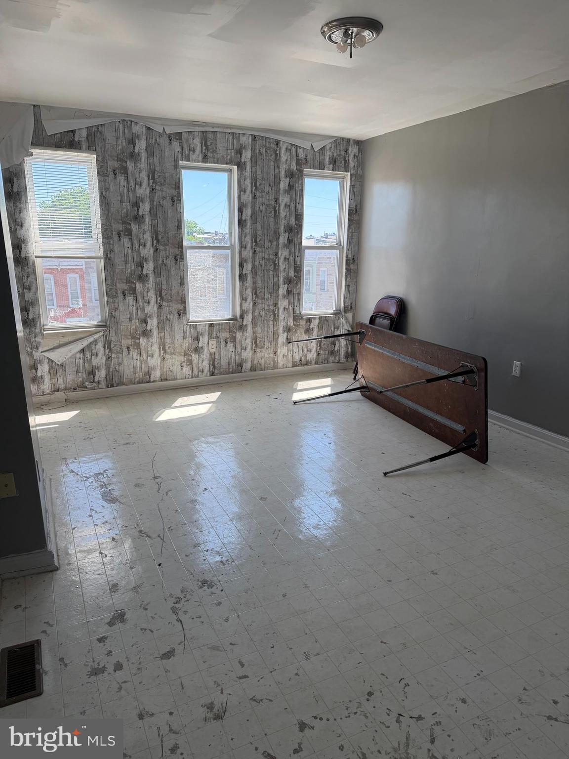 SANDTOWN-WINCHESTER - Residential