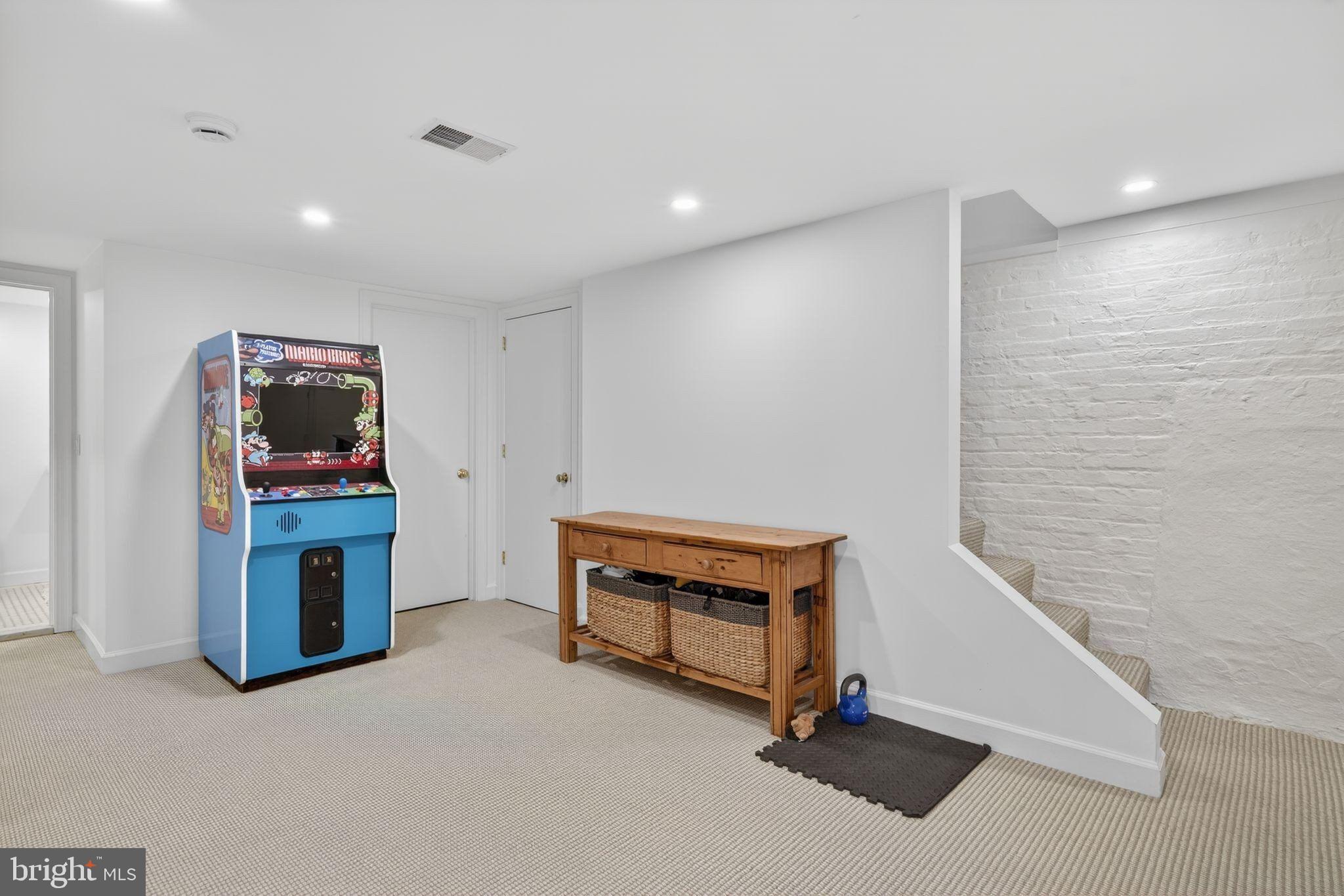 WESLEY HEIGHTS - Residential