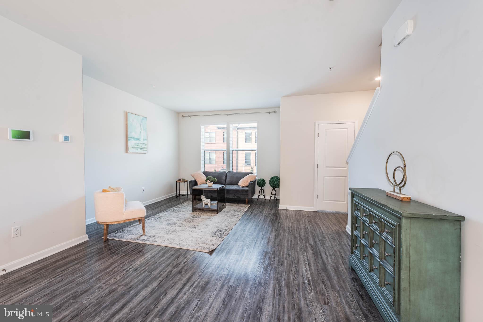 MEDFIELD - Residential