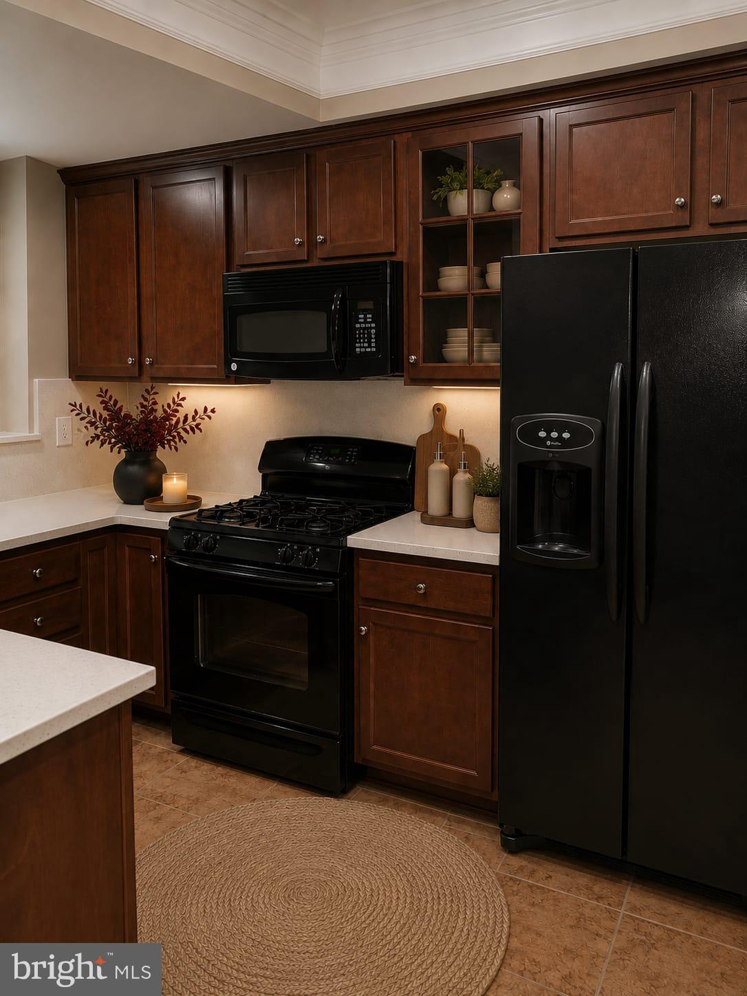 HAMPTON SQUARE CONDOMINIUMS - Residential