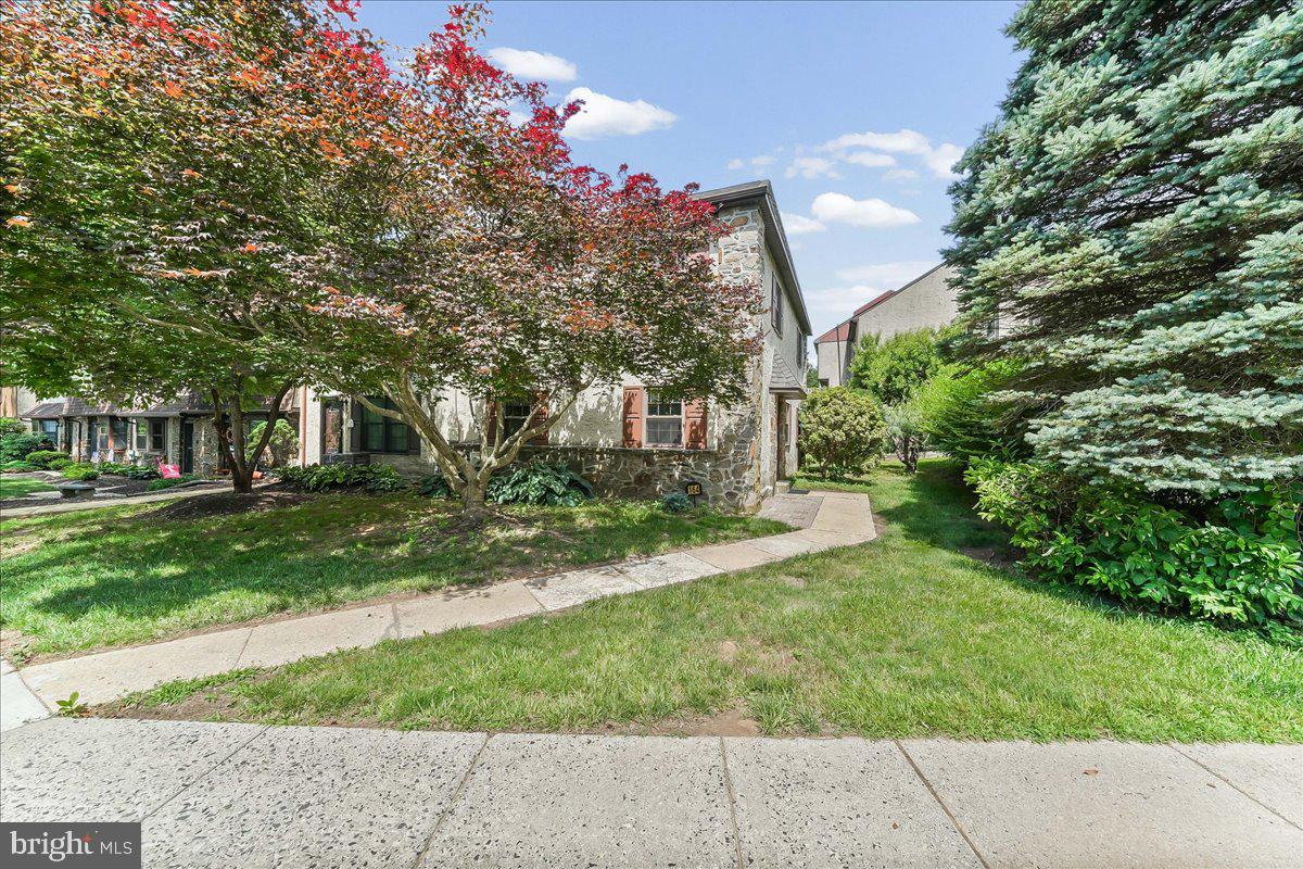 Well-appointed end-unit townhome ready for its new owner! The main level features a spacious living room, an eat-in kitchen with a breakfast bar, and a versatile dining area or family room, providing comfortable living and entertaining space and powder room.  The second floor offers two generously sized bedrooms with ample closet space, along with the convenience of an in-unit washer and dryer. The primary has an ensuite bath.The top floor provides a flexible third bedroom, home office, or bonus living space to suit your needs. A wonderful opportunity to enjoy comfortable living in a desirable end-unit location. Buyer should confirm all square footage as it is not deemed accurate