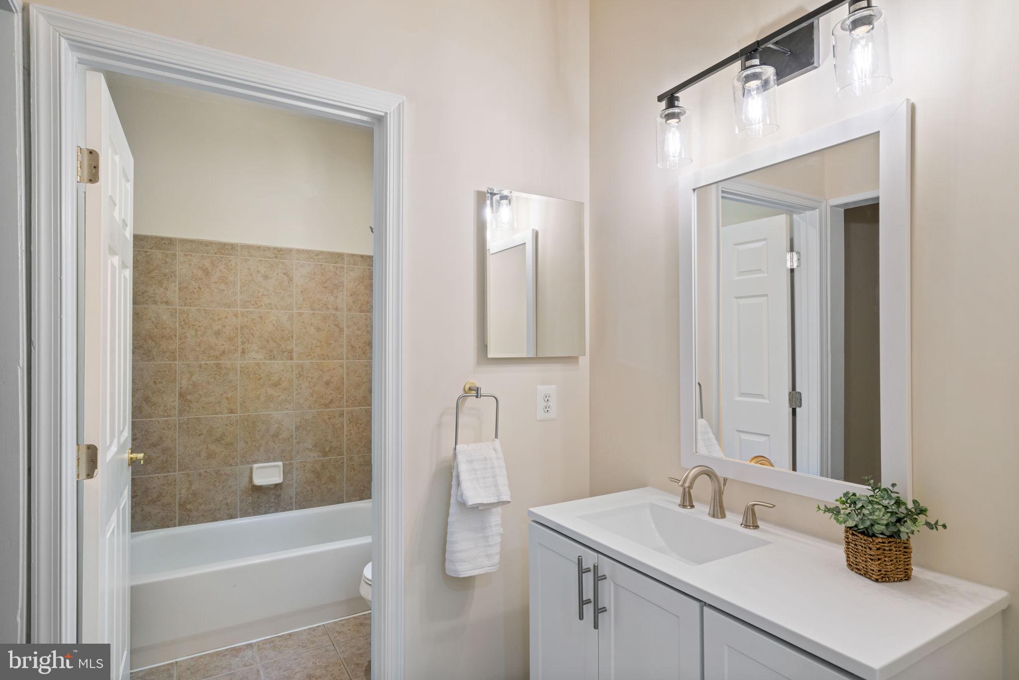 FAIRFAX STATION - Residential