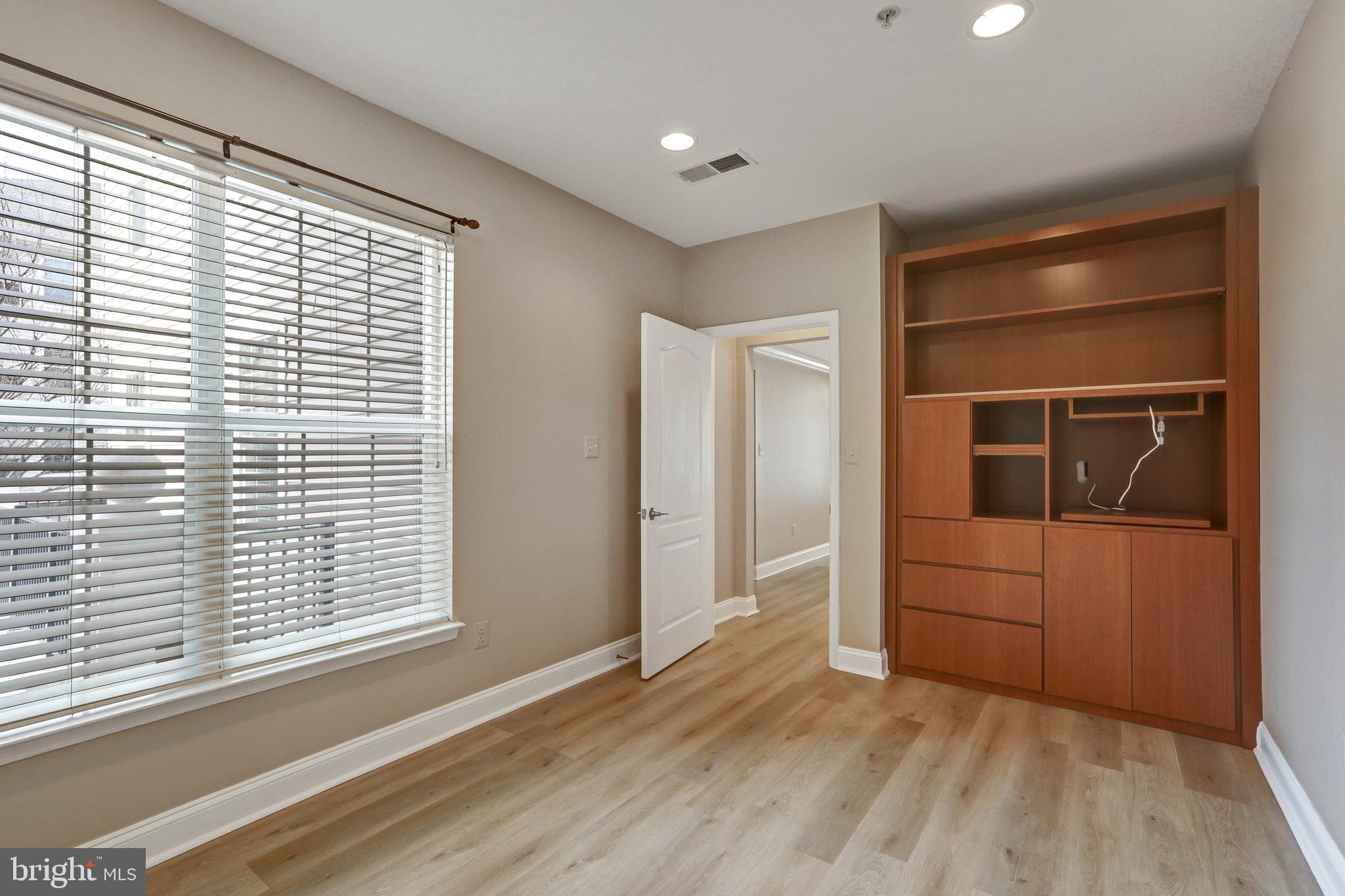 FIELDSTONE AT RIVER HILL - Residential