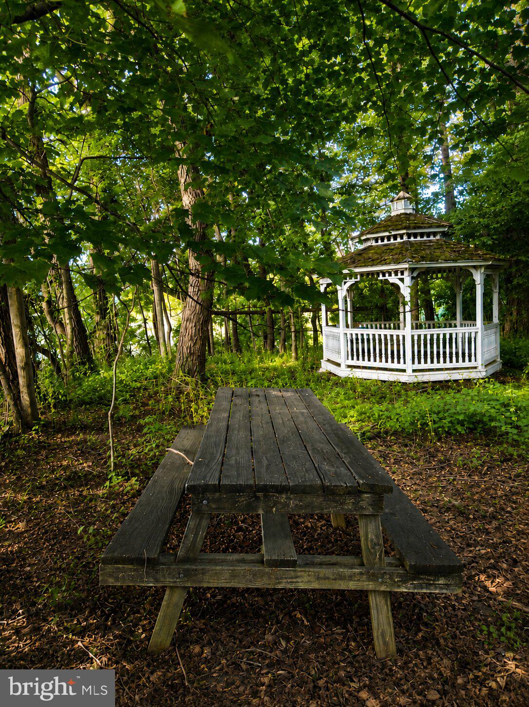 WOODBOURNE - Residential