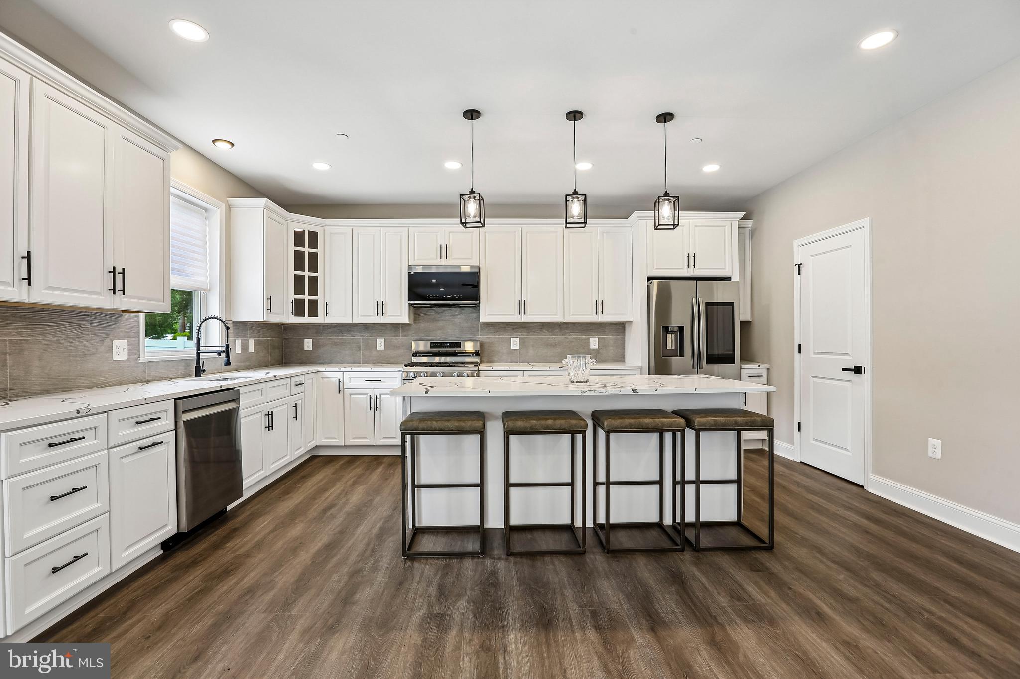 HAMILTON HILLS - Residential