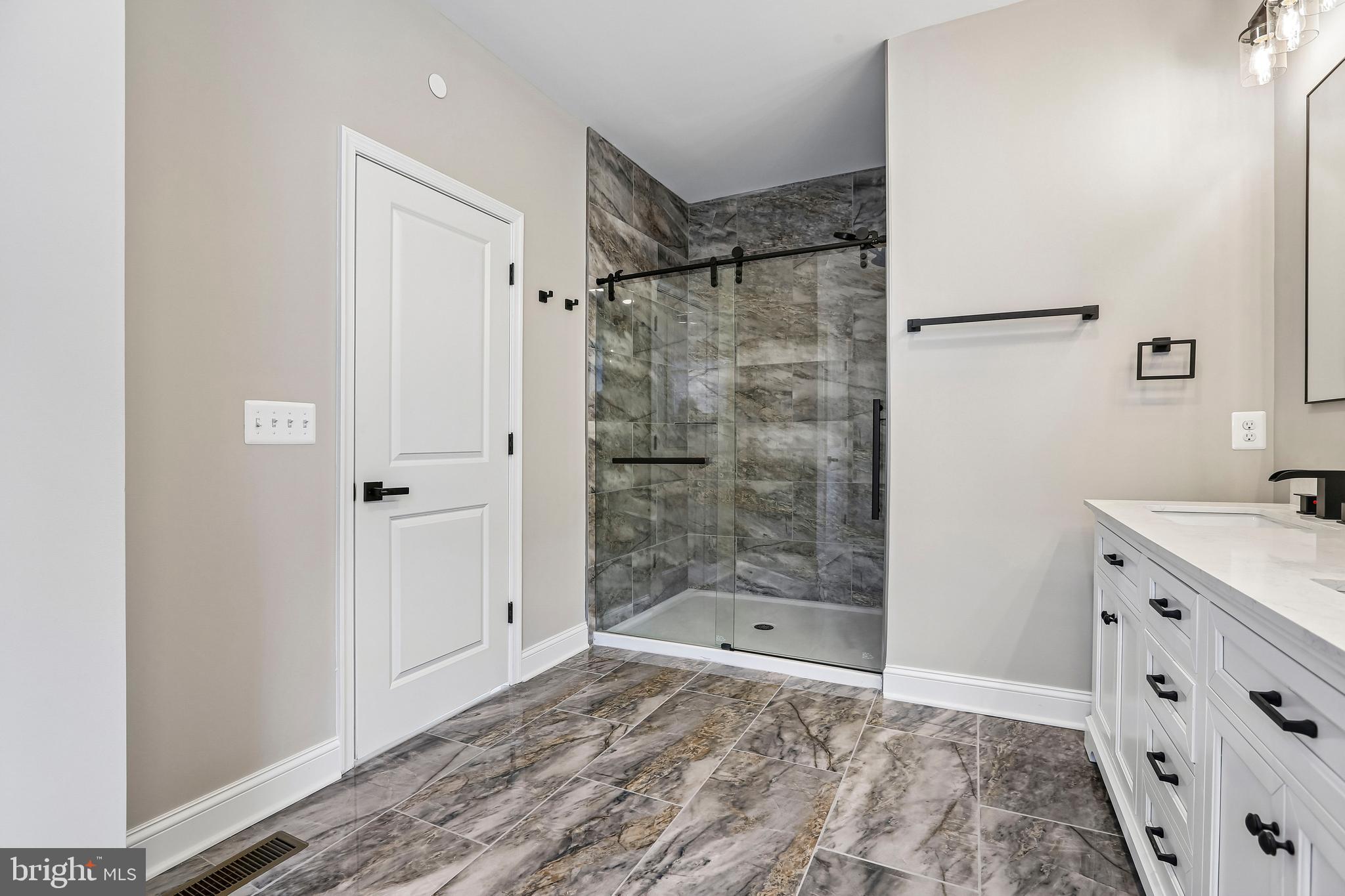 HAMILTON HILLS - Residential