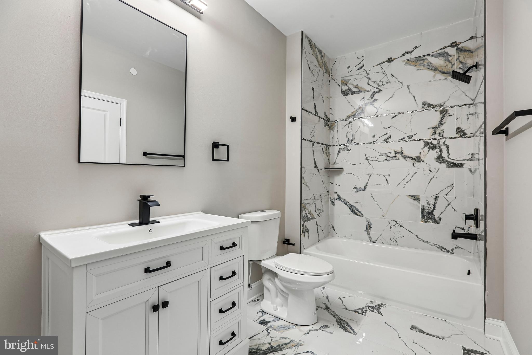 HAMILTON HILLS - Residential