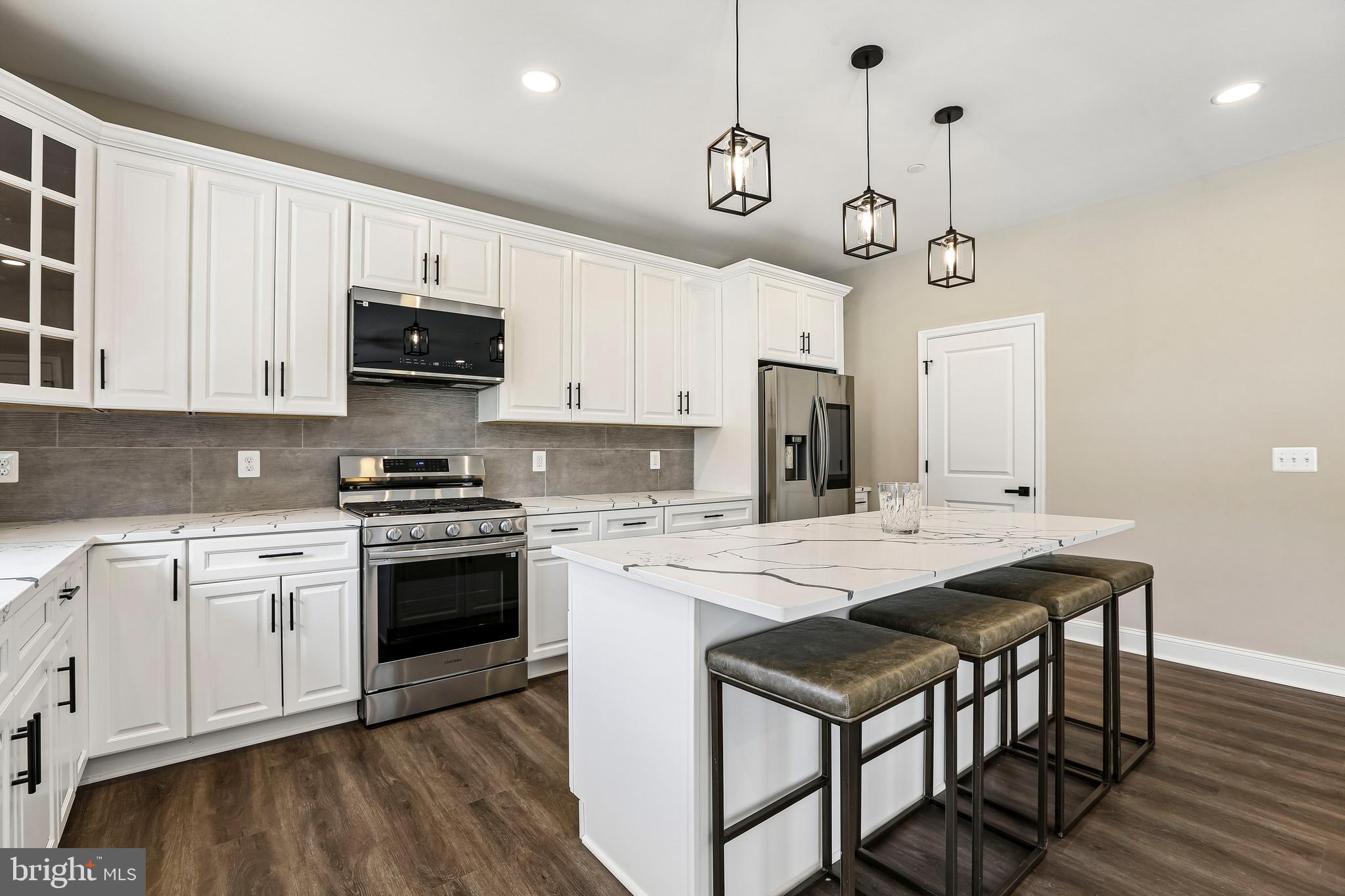 HAMILTON HILLS - Residential