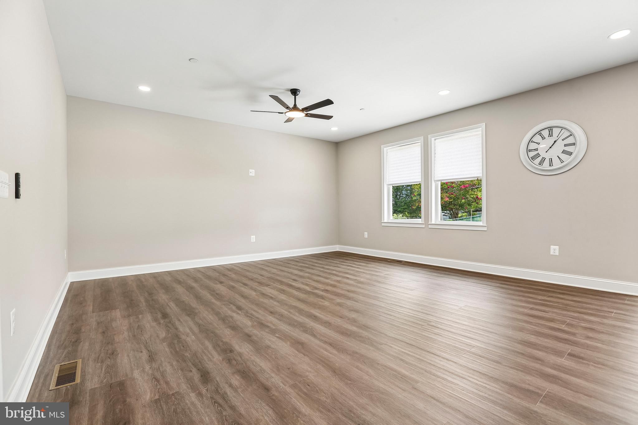 HAMILTON HILLS - Residential