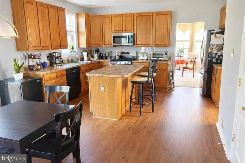 GRACE LYN MANOR - Residential