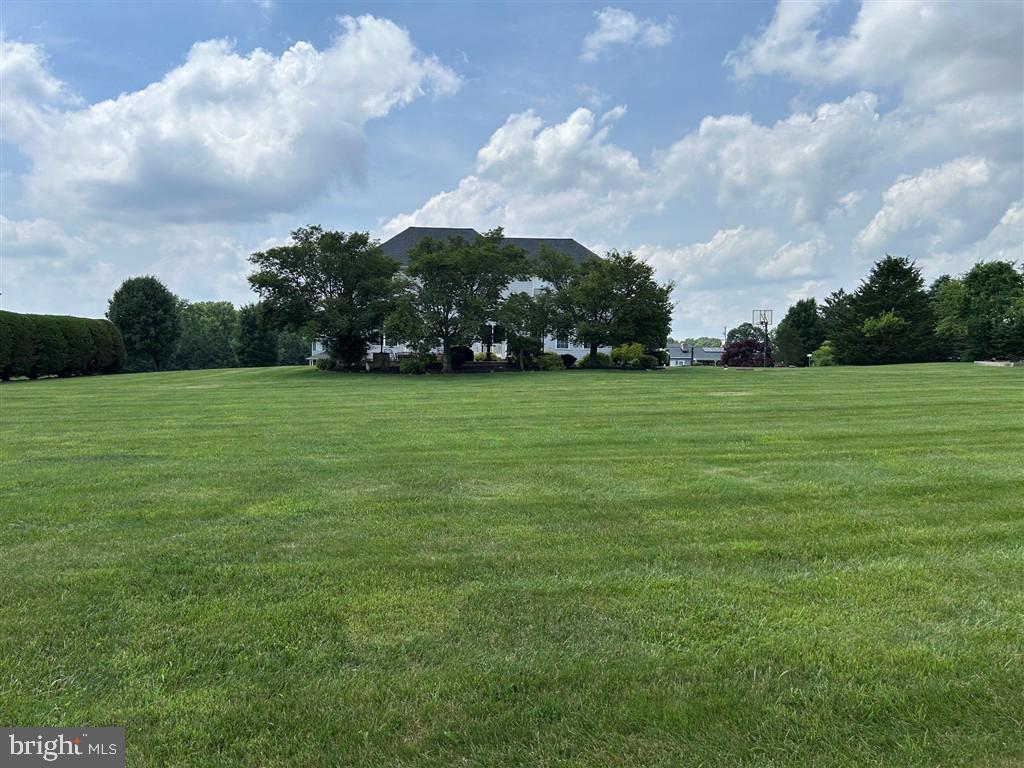 GRACE LYN MANOR - Residential