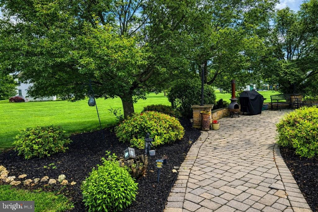 GRACE LYN MANOR - Residential