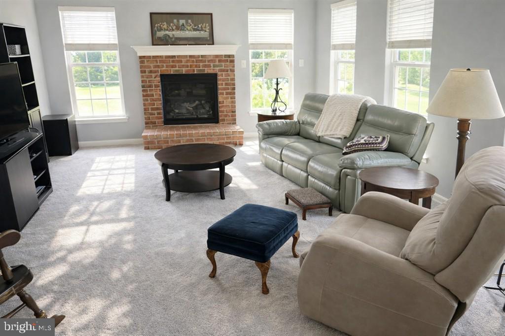 GRACE LYN MANOR - Residential