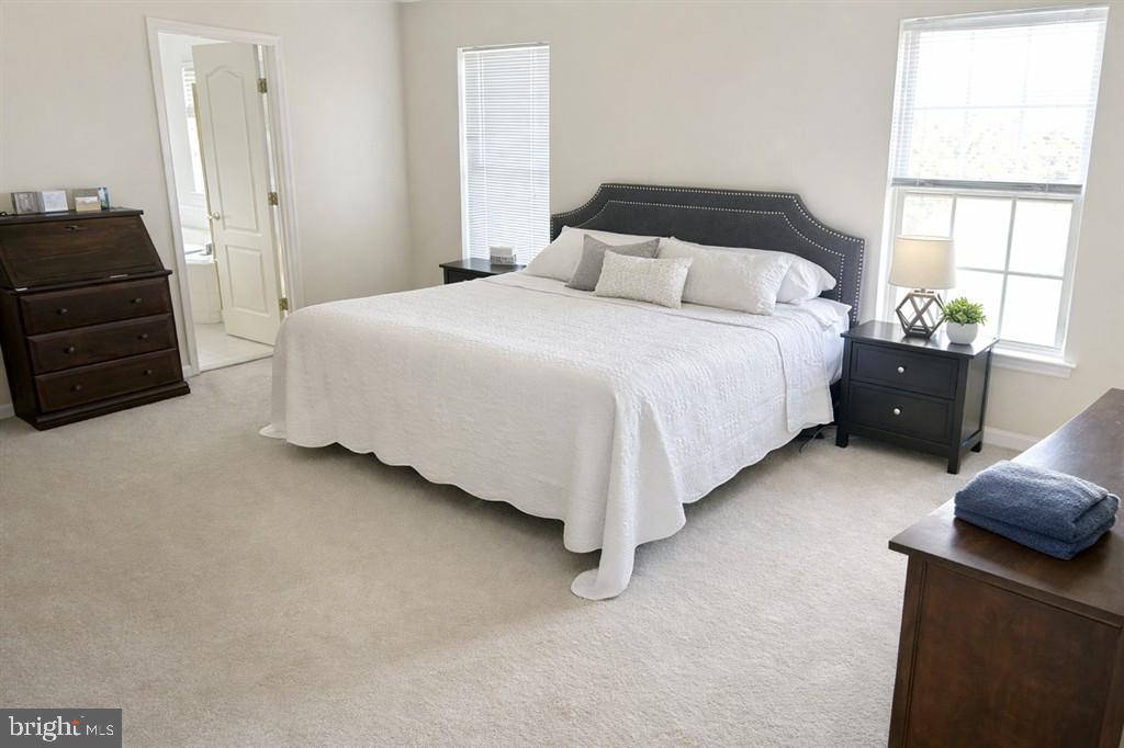 GRACE LYN MANOR - Residential