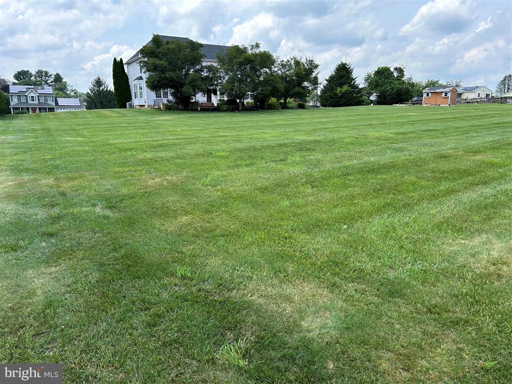 GRACE LYN MANOR - Residential