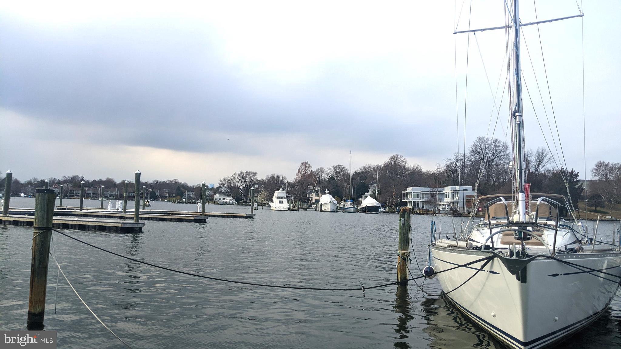 EASTPORT - Land
