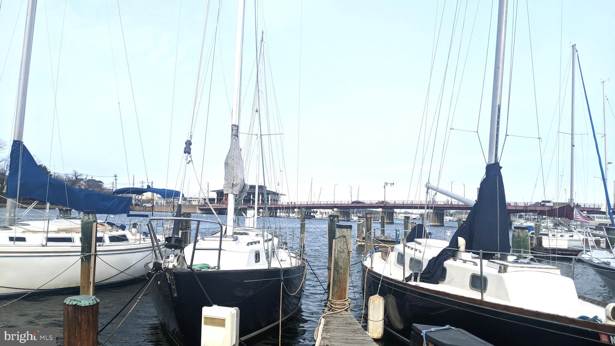 EASTPORT - Land