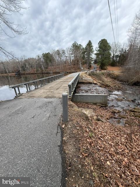 JENNINGS POND - Land