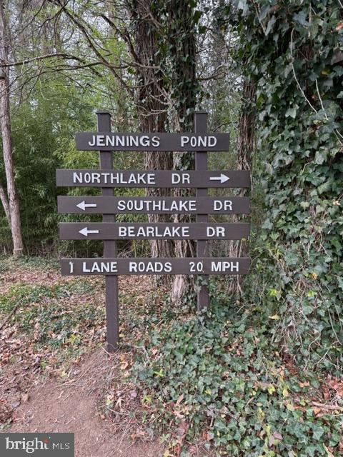 JENNINGS POND - Land