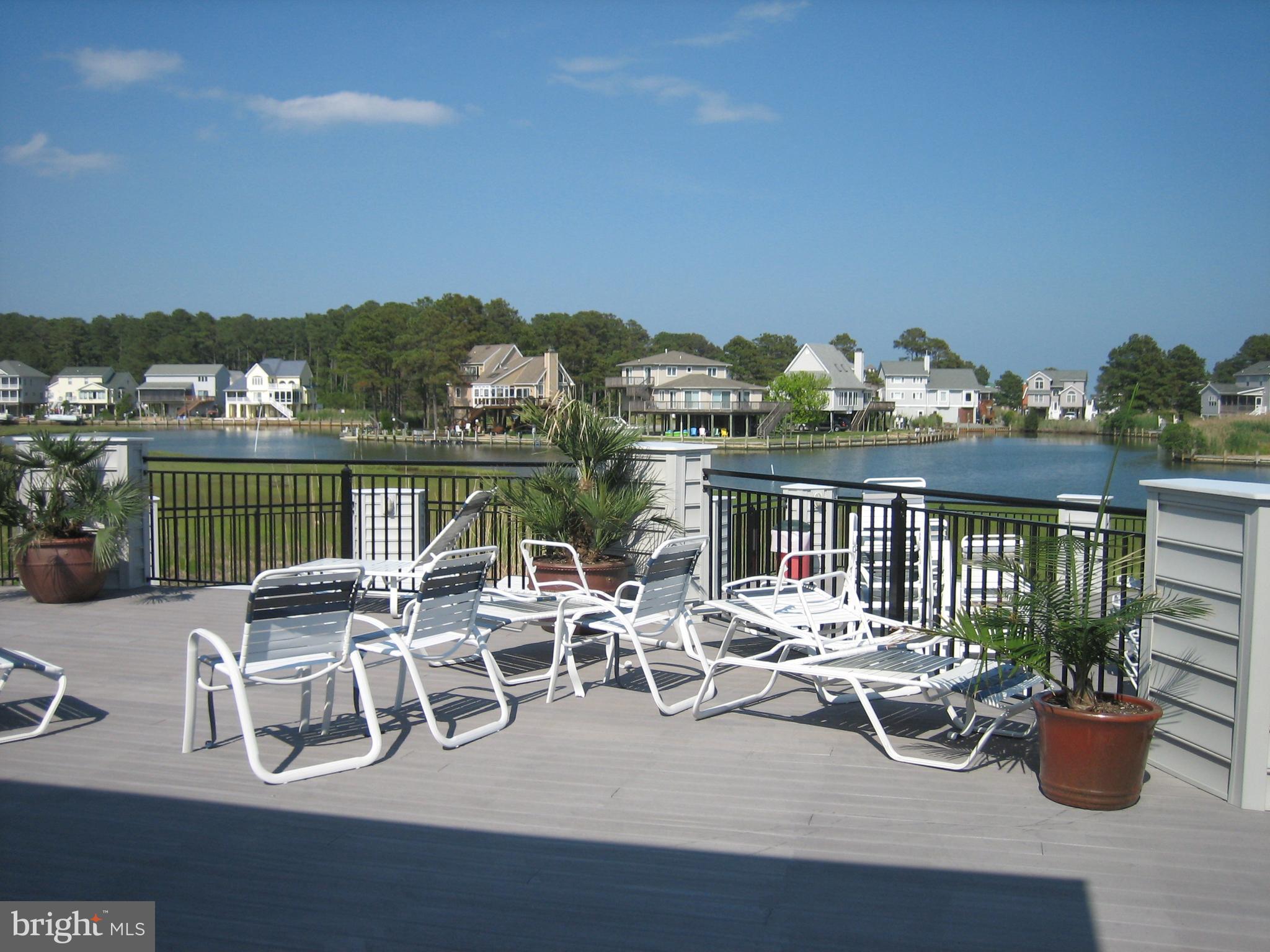 CAPTAIN'S COVE - Residential