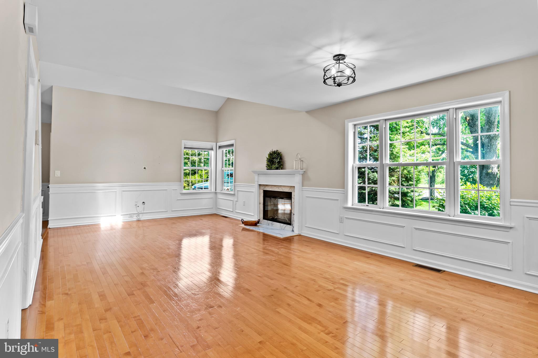 BEAUMONT SQUARE - Residential