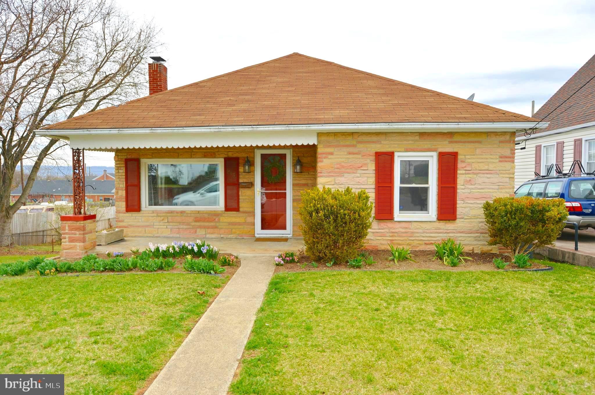 This little gem has been well cared for and is ready for new owners.  Built in 1948 to the solid construction standards of the time.  They don't build them like this anymore! Gorgeous hardwood floors, large eat-in kitchen, huge unfinished basement and Double Lot that is fenced!   The driveway curb is in, ready for a driveway, off street parking and garage.  So many possibilities for the large yard!  This property is within walking distance of the community center and pool.   Schedule a showing online...this wont last long!