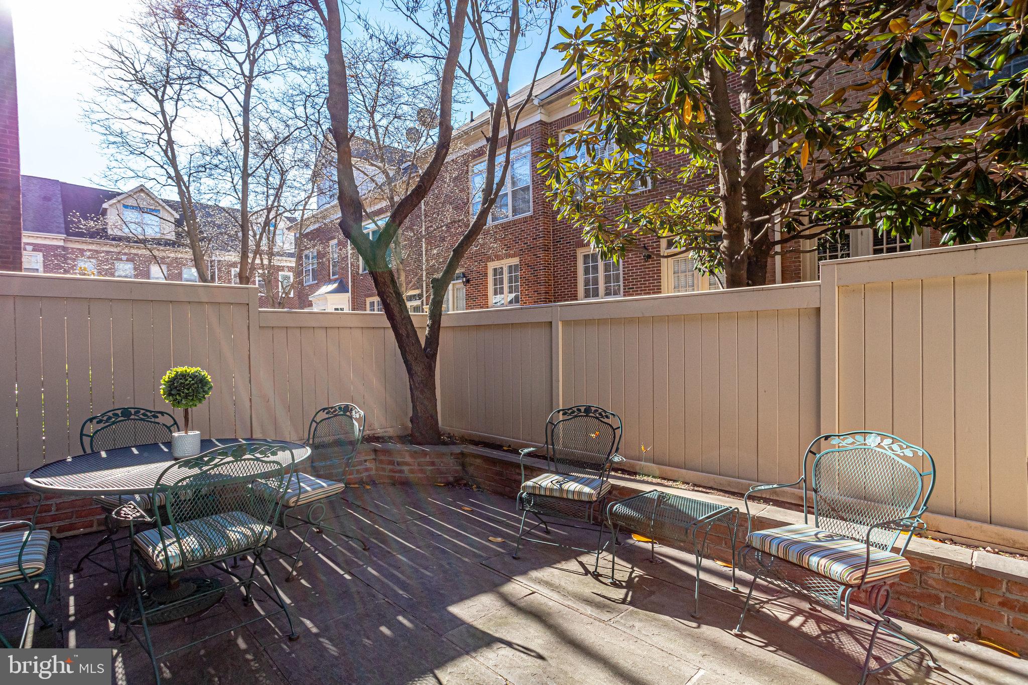 RIVERGATE - Residential
