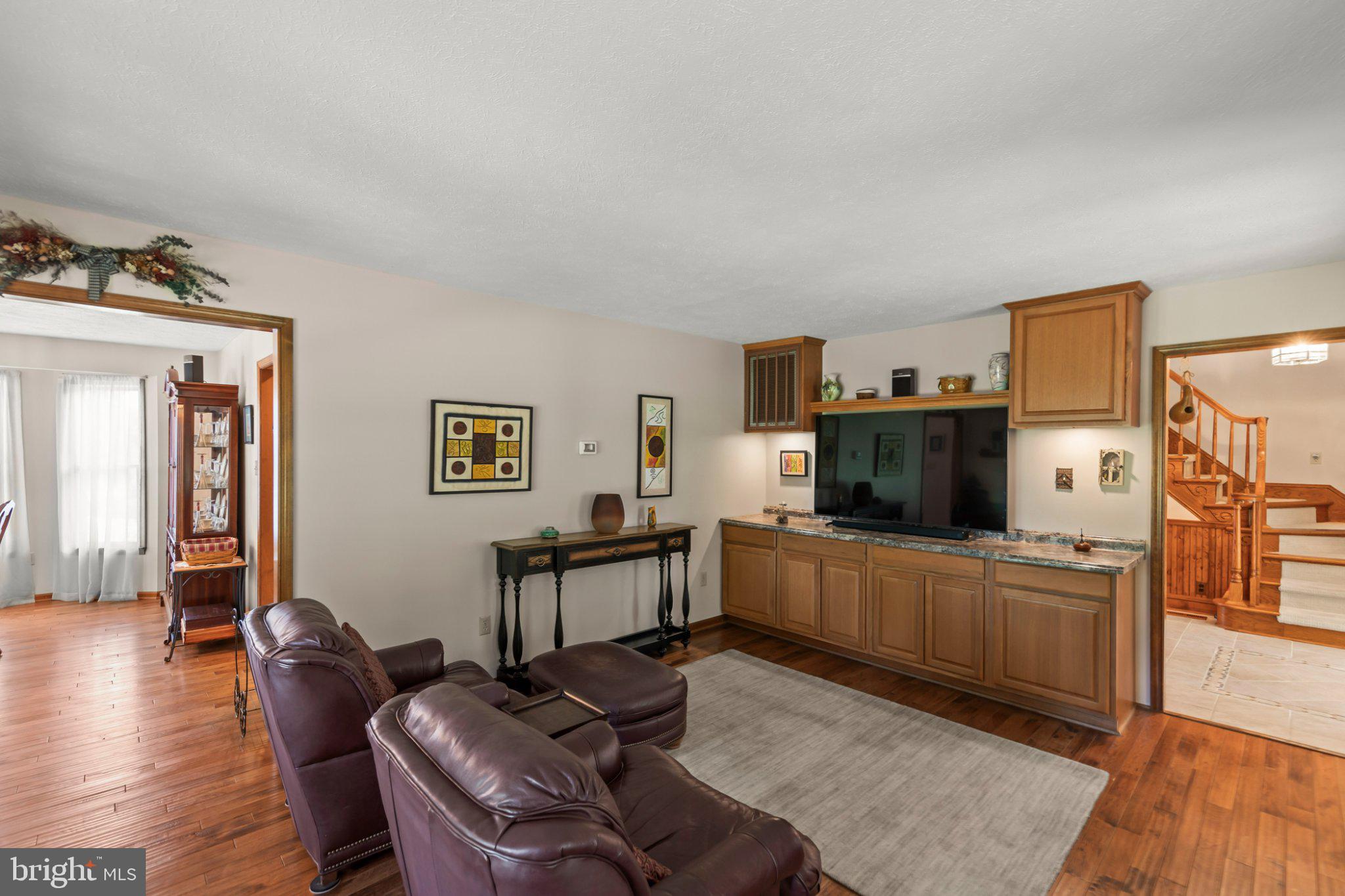 GLEN E RUSSELL - Residential