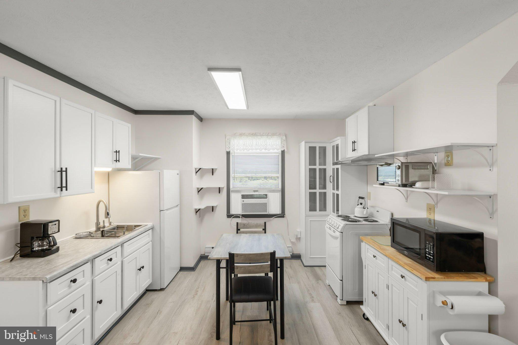 GLEN E RUSSELL - Residential