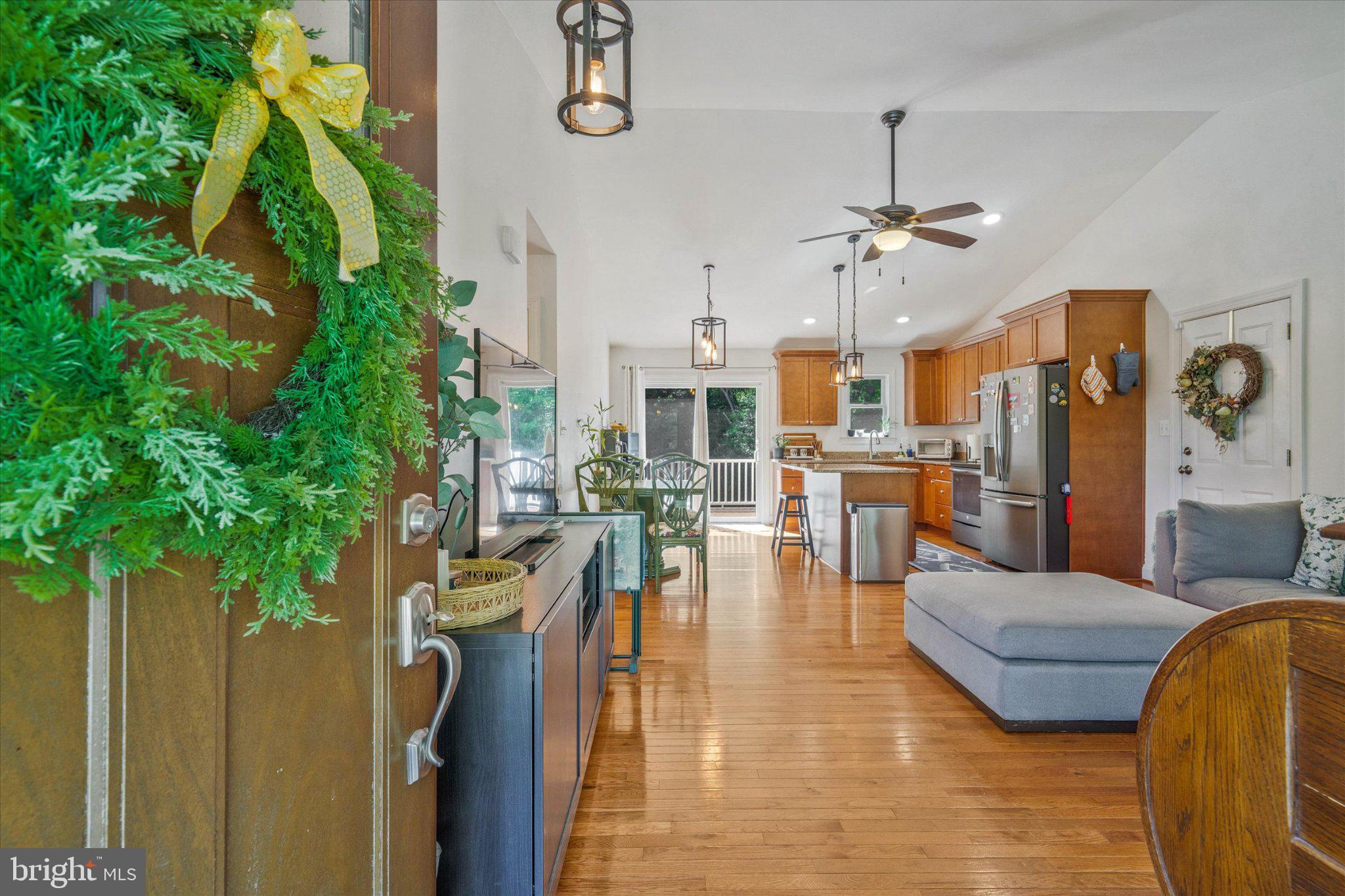 TIMBER KNOLL - Residential