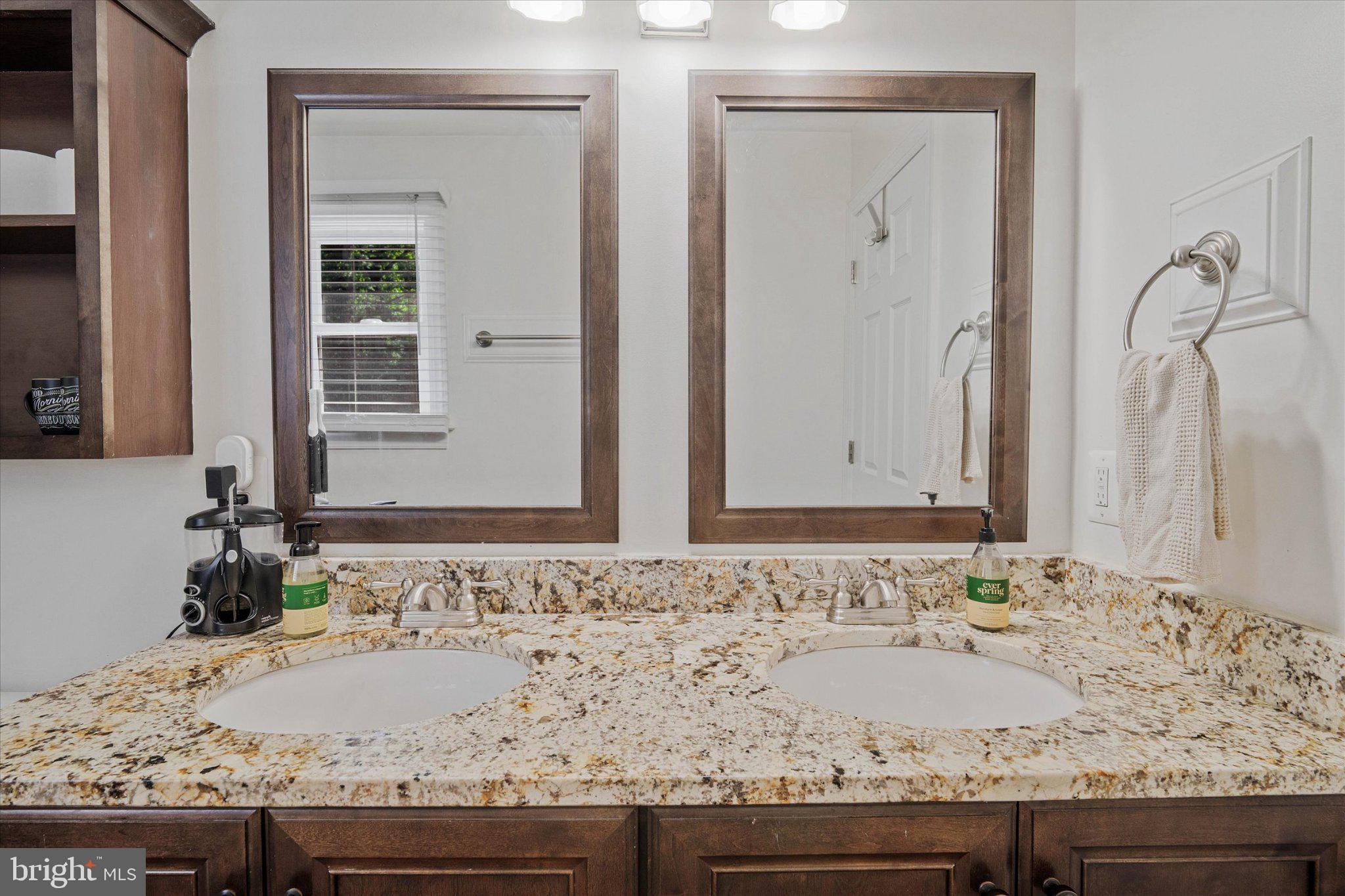 TIMBER KNOLL - Residential