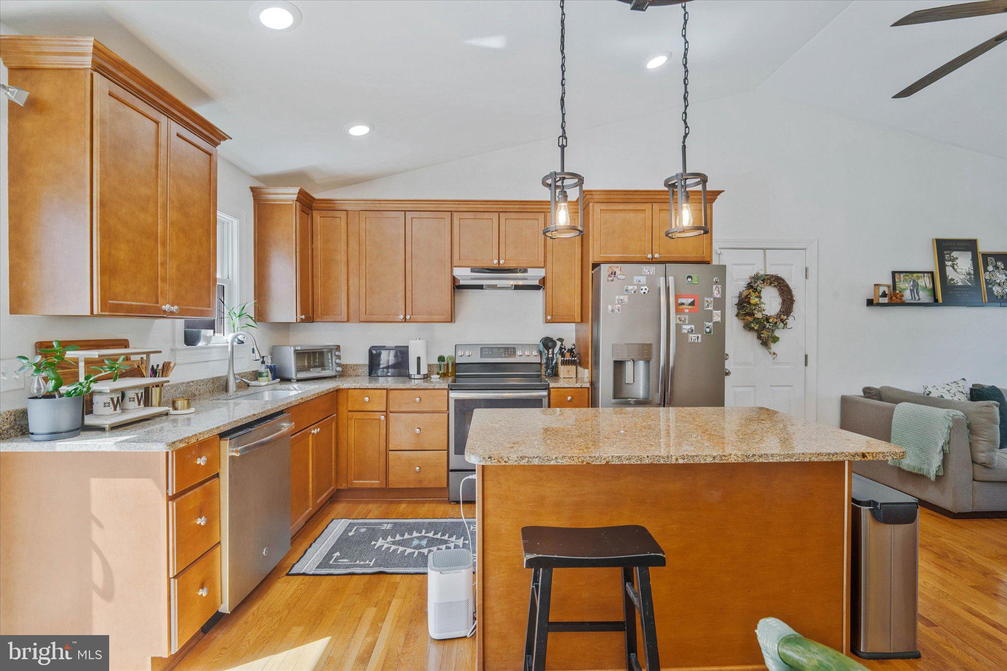 TIMBER KNOLL - Residential