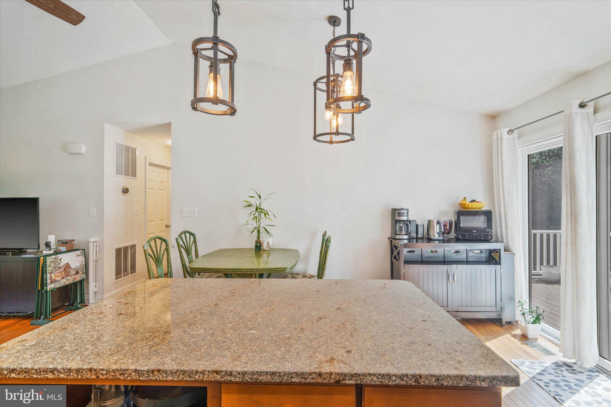 TIMBER KNOLL - Residential