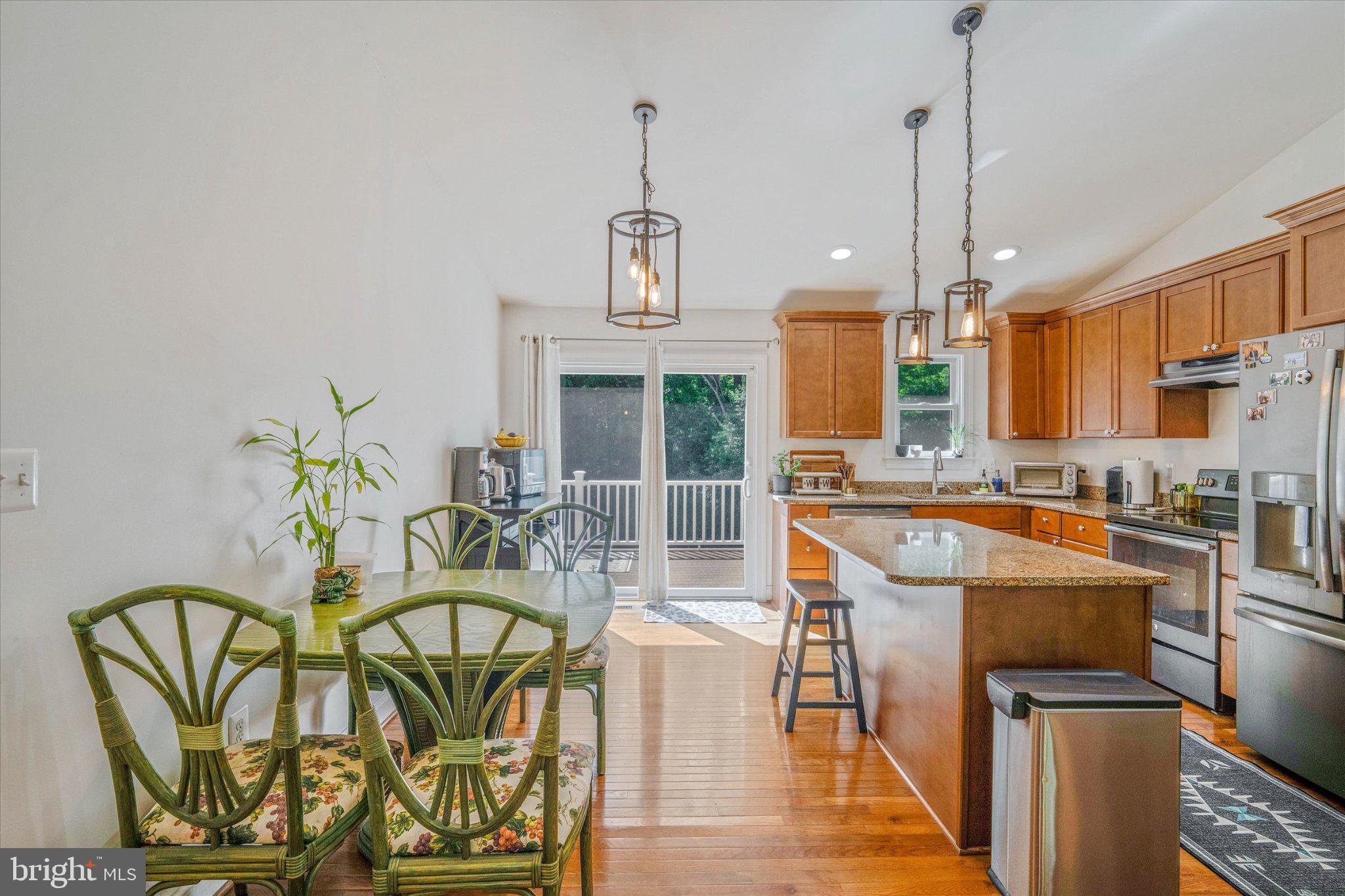TIMBER KNOLL - Residential