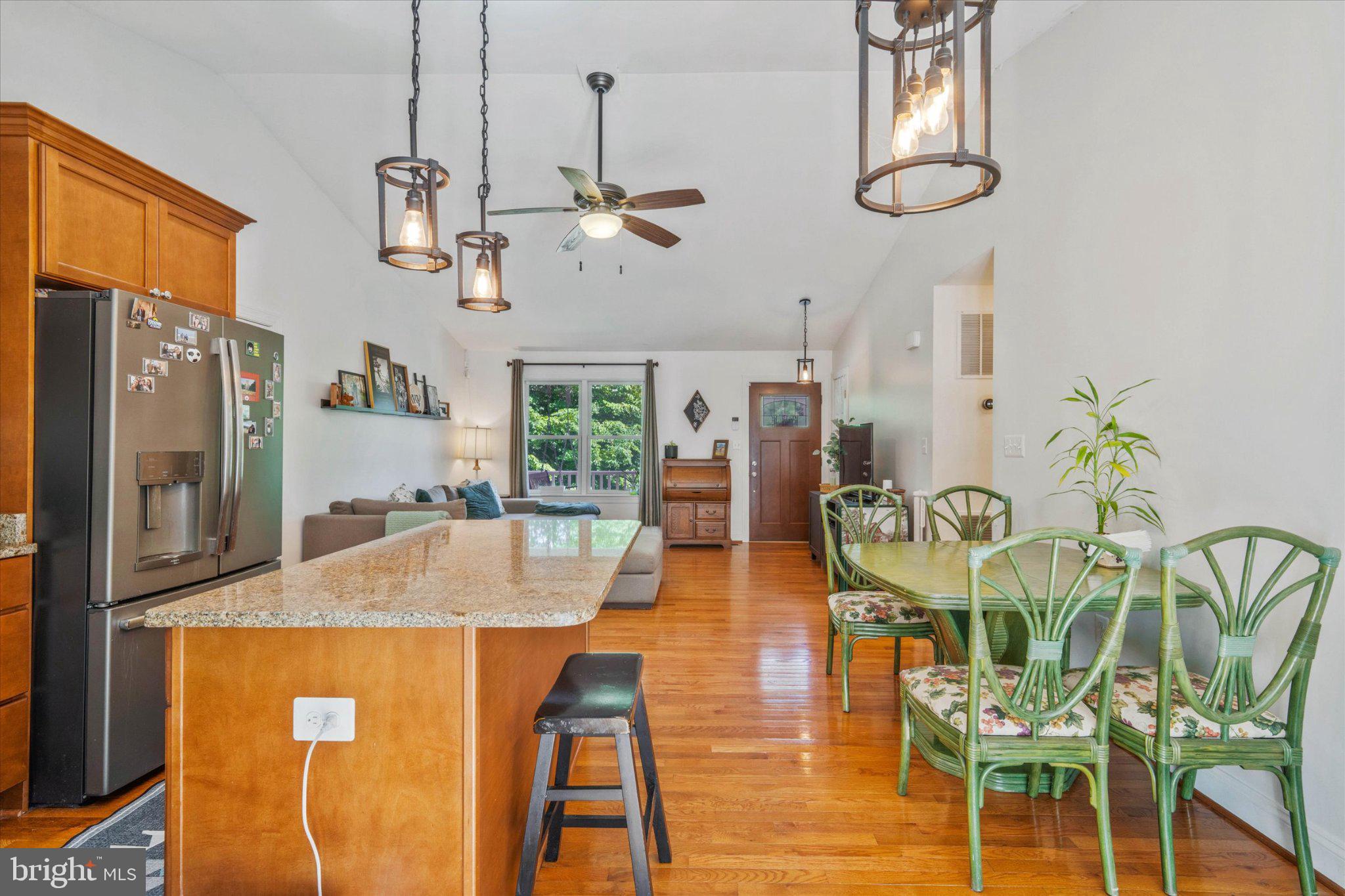 TIMBER KNOLL - Residential