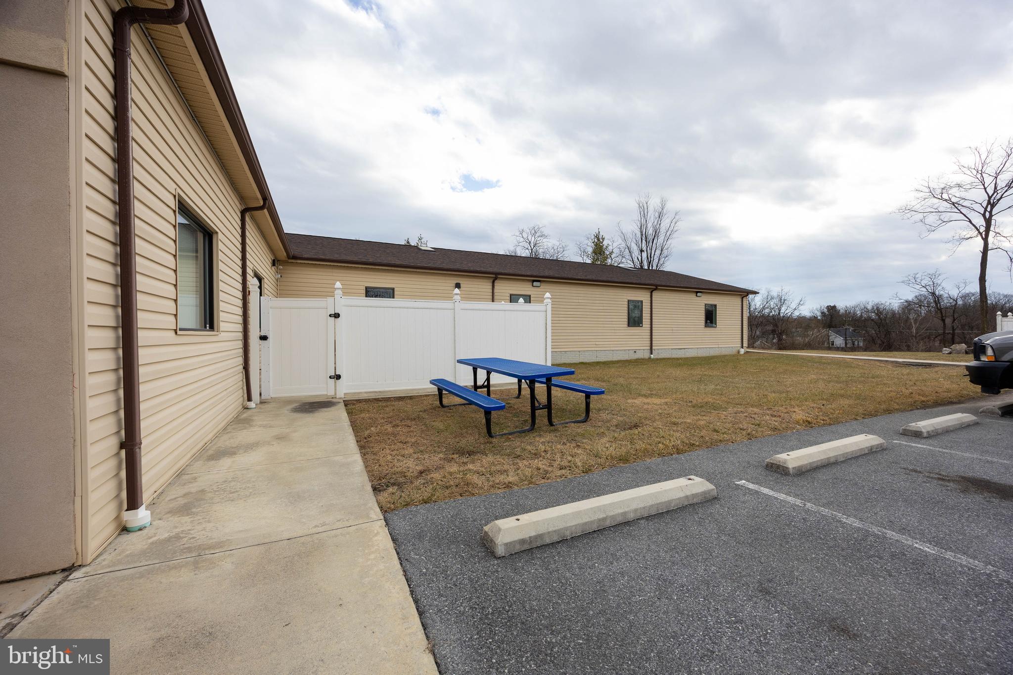 NORBOURNE - Commercial Sale
