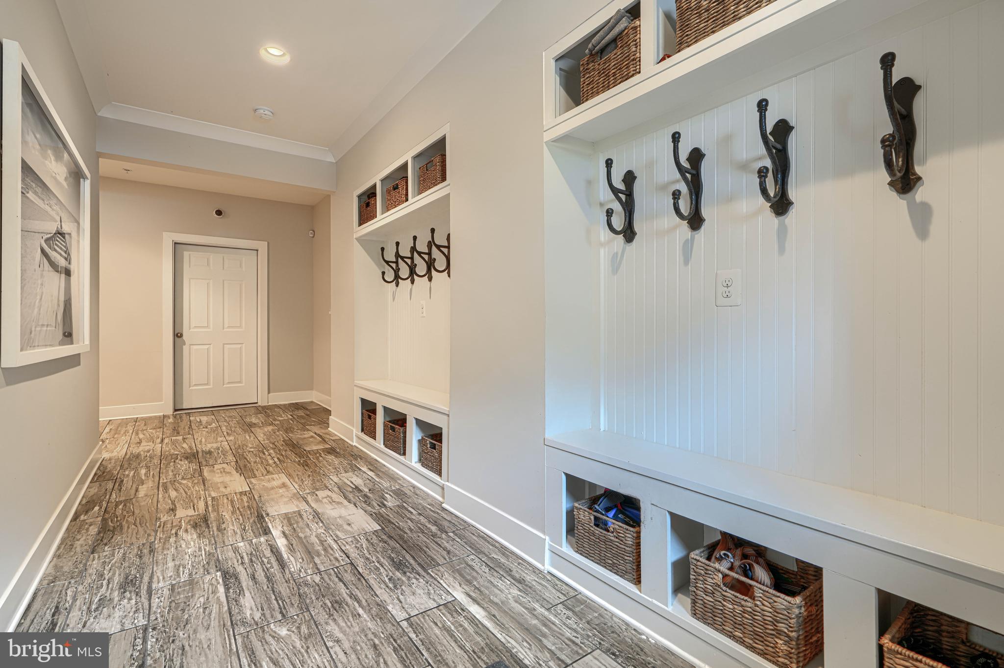 WATERS EDGE - Residential