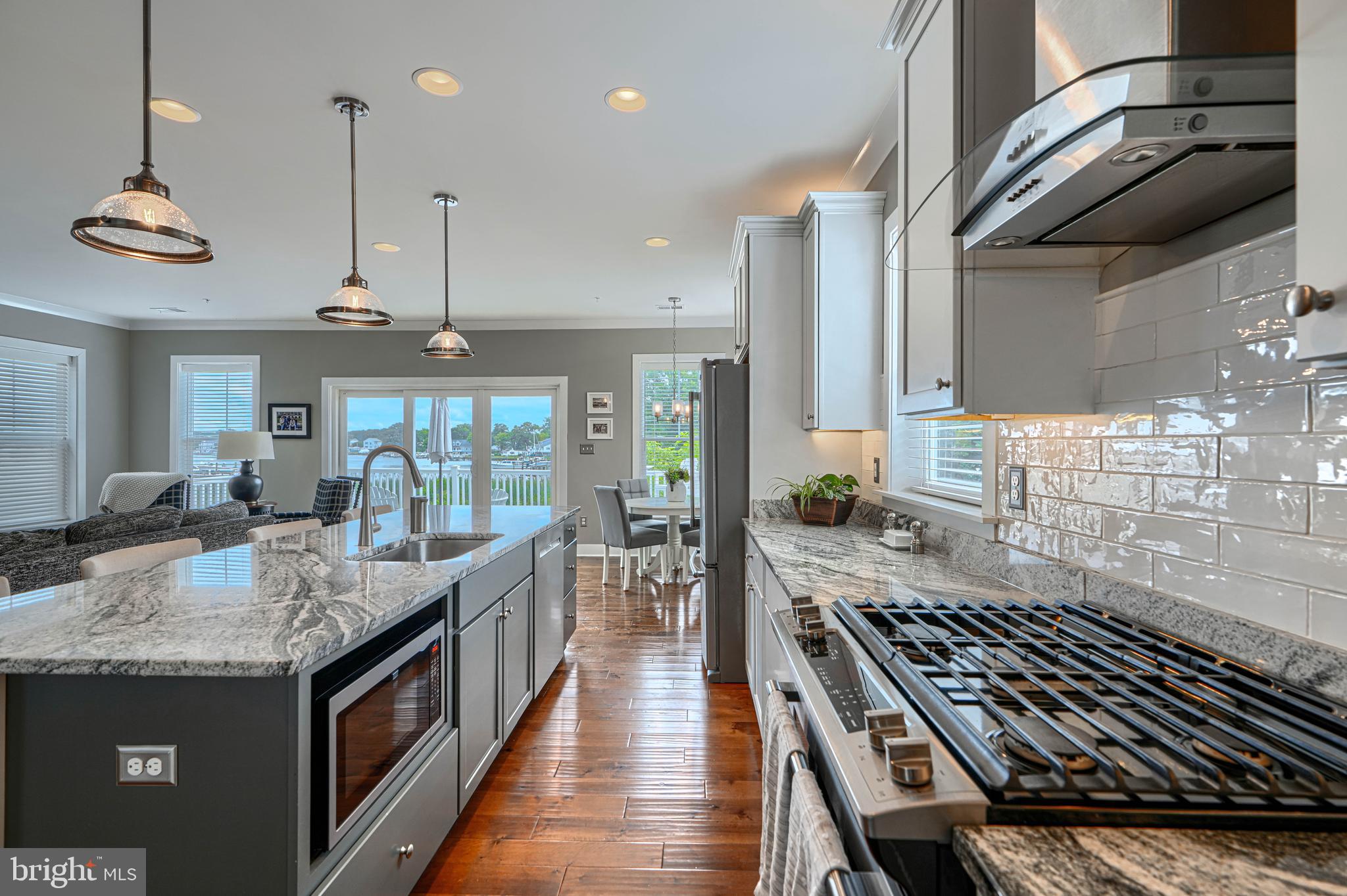 WATERS EDGE - Residential