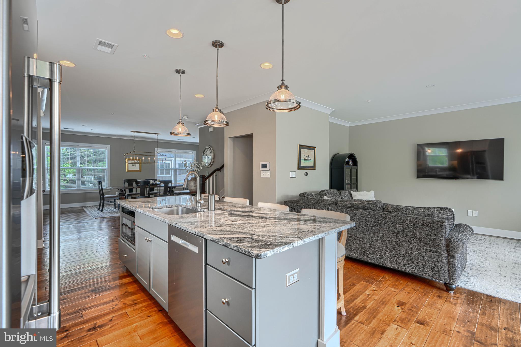 WATERS EDGE - Residential