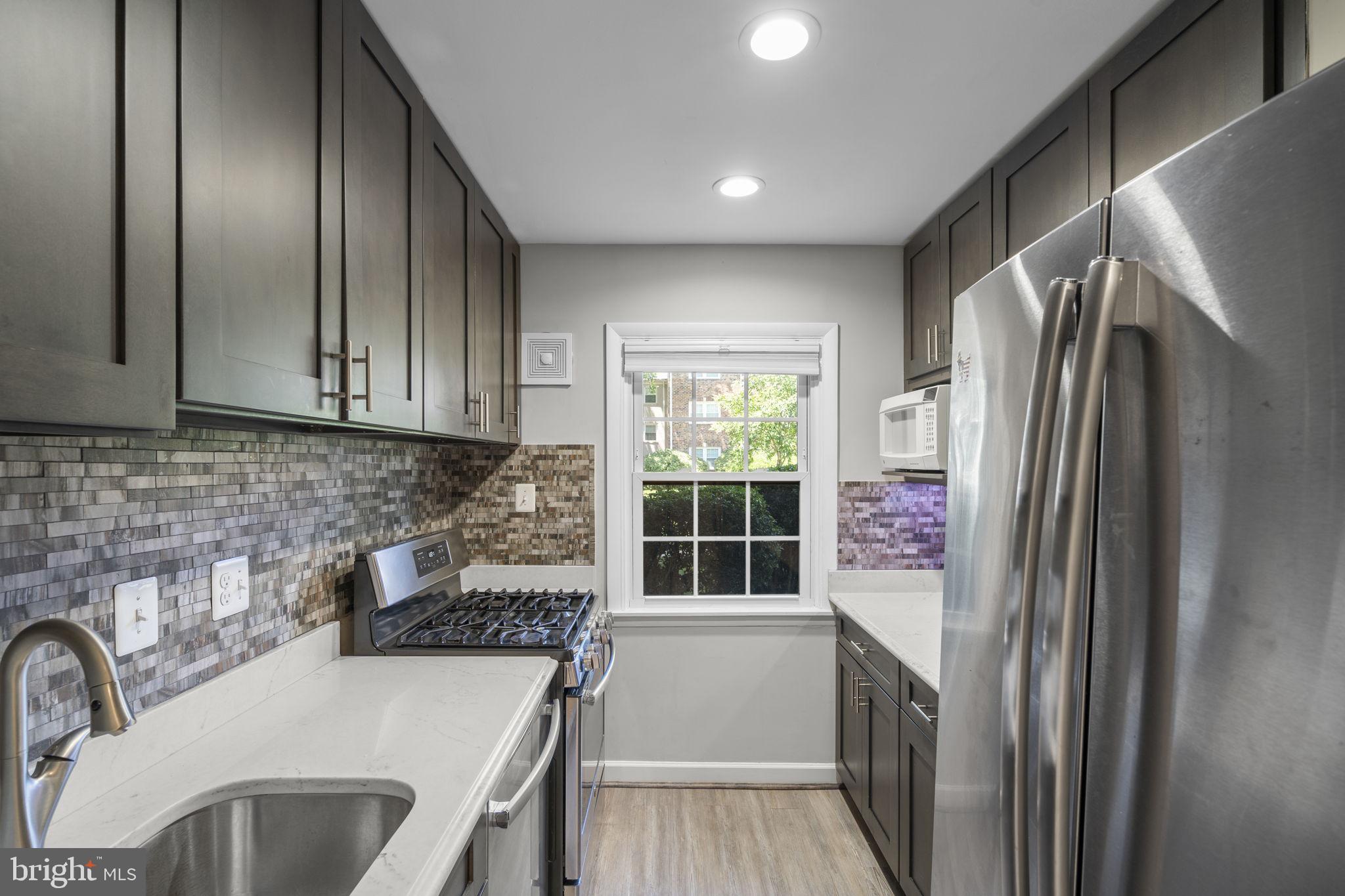 FOXCROFT COLONY CONDOS - Residential