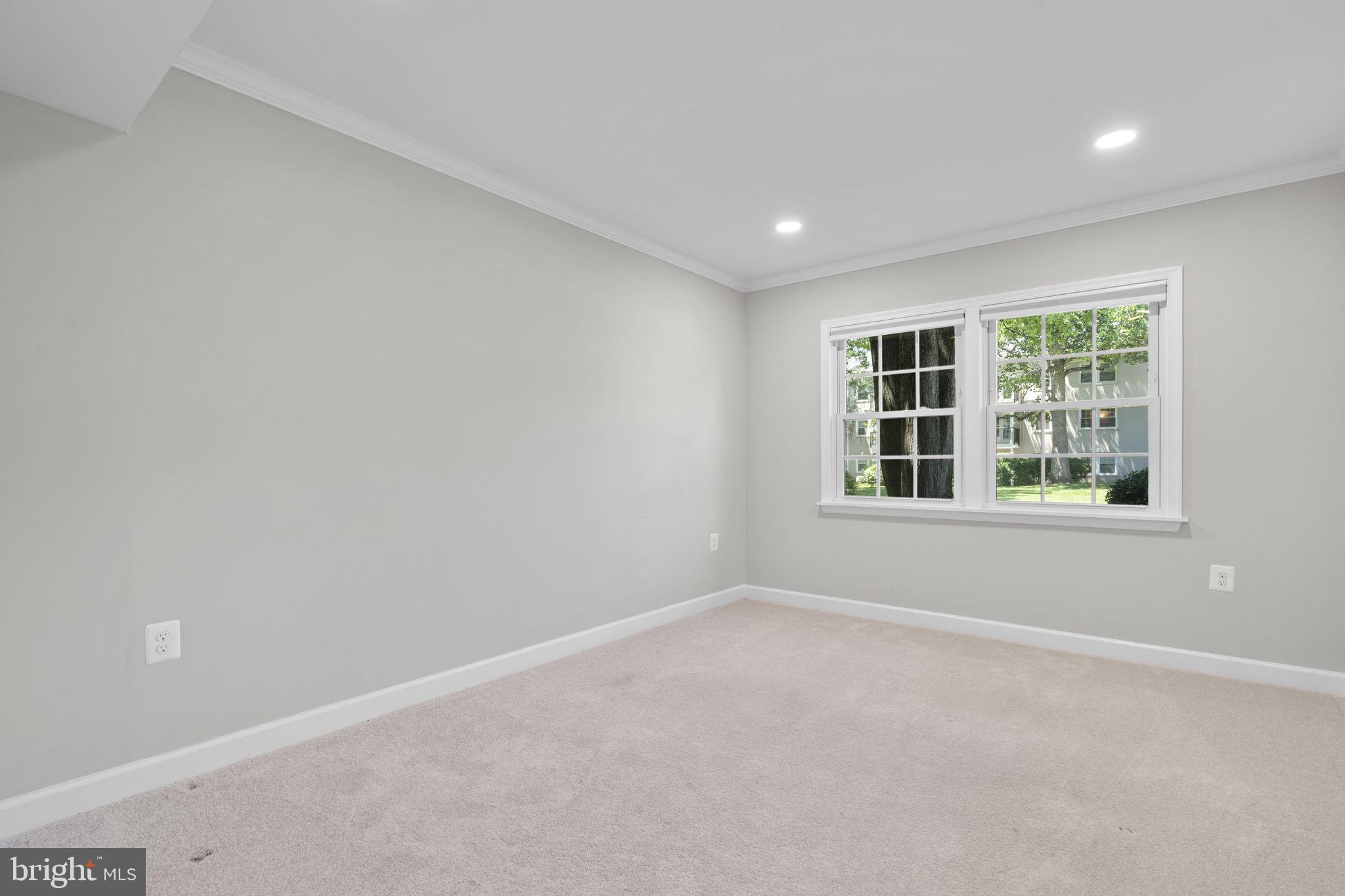 FOXCROFT COLONY CONDOS - Residential