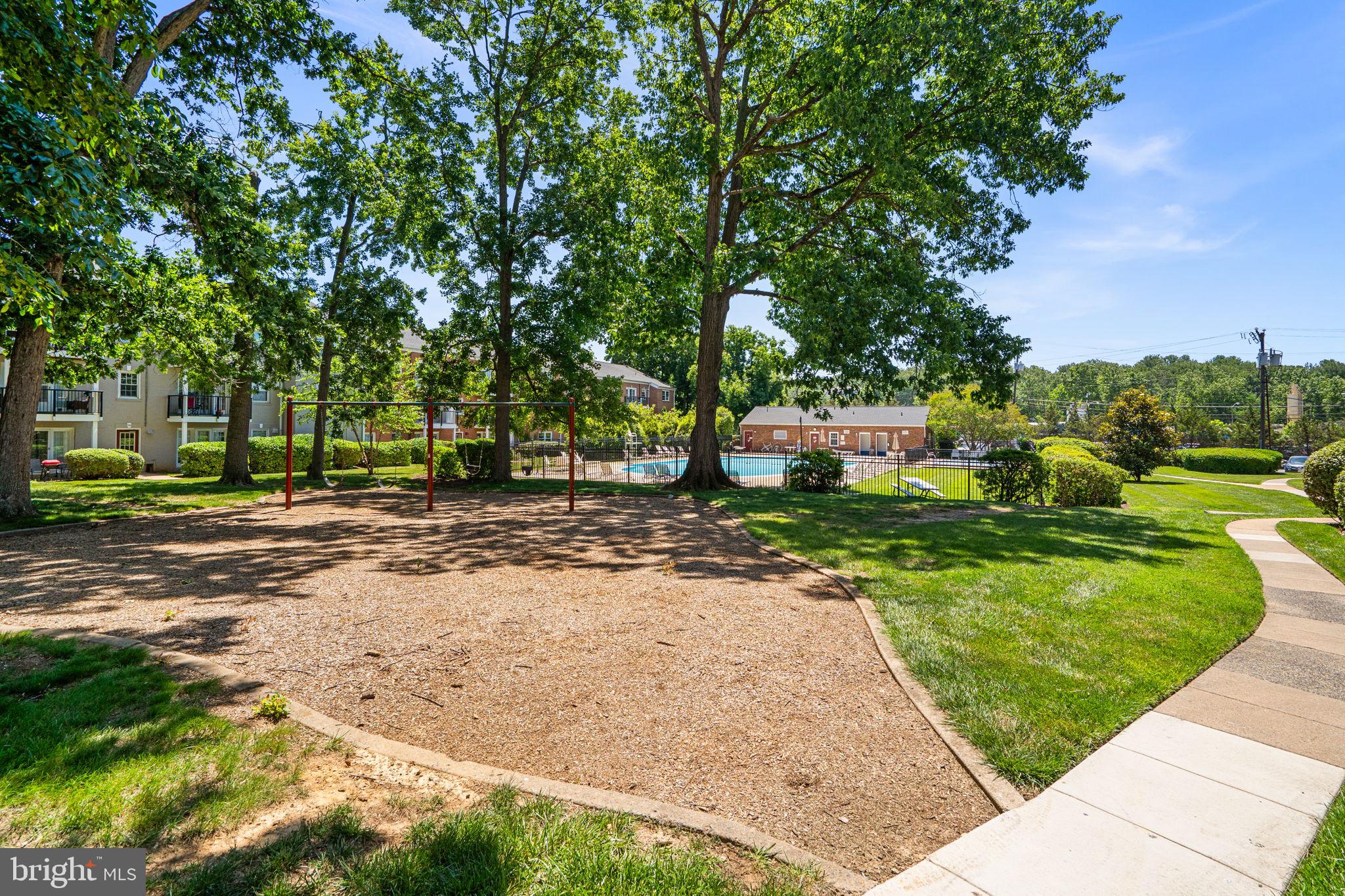 FOXCROFT COLONY CONDOS - Residential
