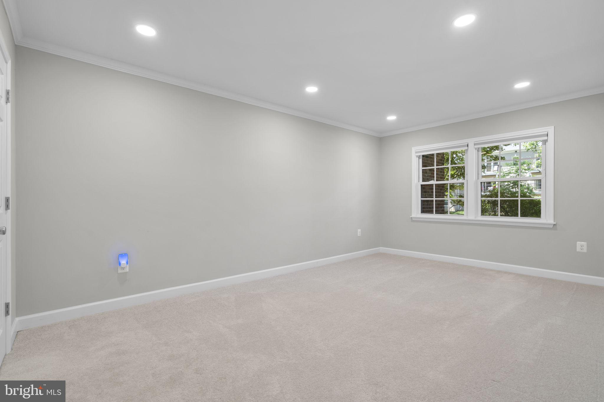 FOXCROFT COLONY CONDOS - Residential