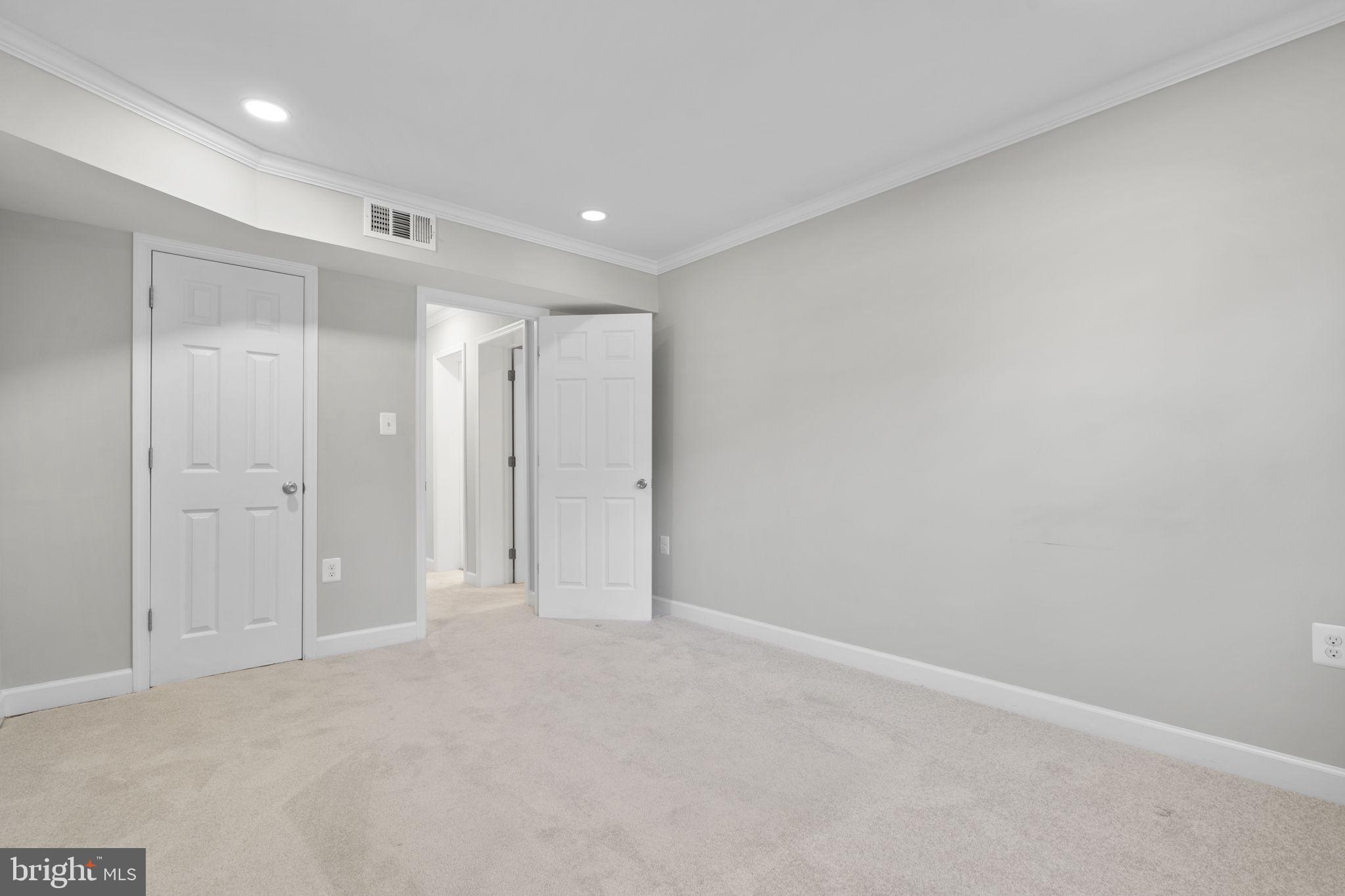 FOXCROFT COLONY CONDOS - Residential