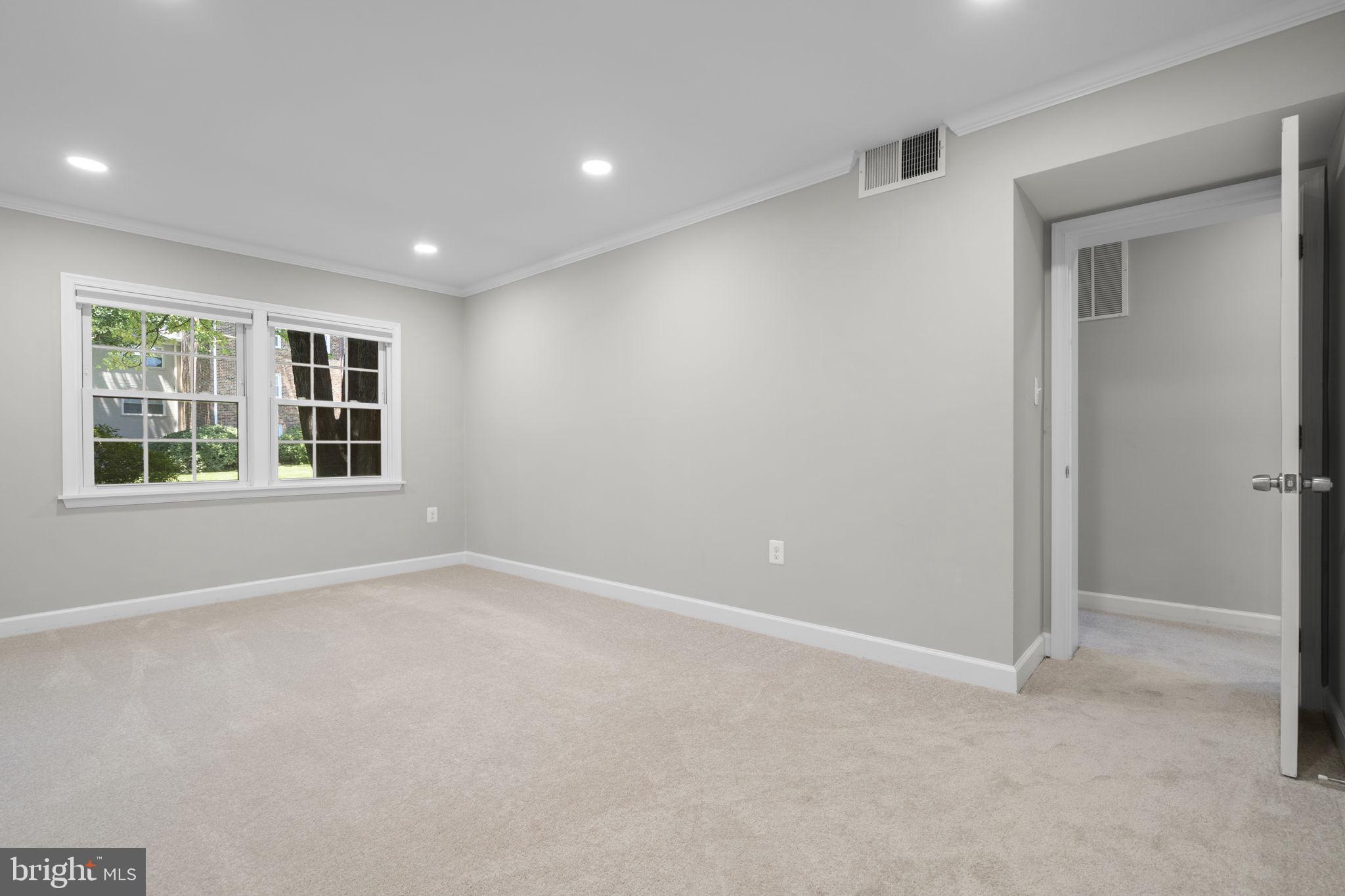 FOXCROFT COLONY CONDOS - Residential