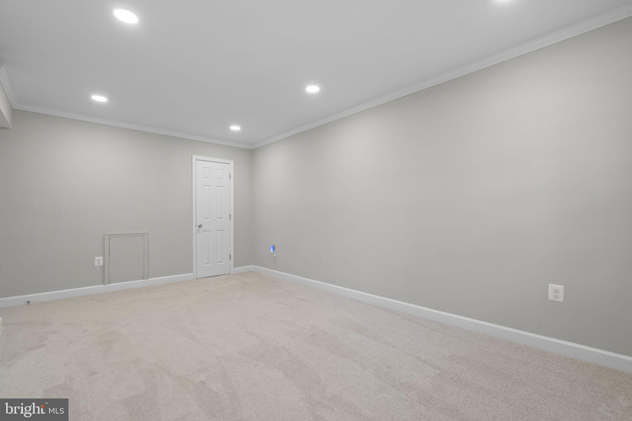 FOXCROFT COLONY CONDOS - Residential