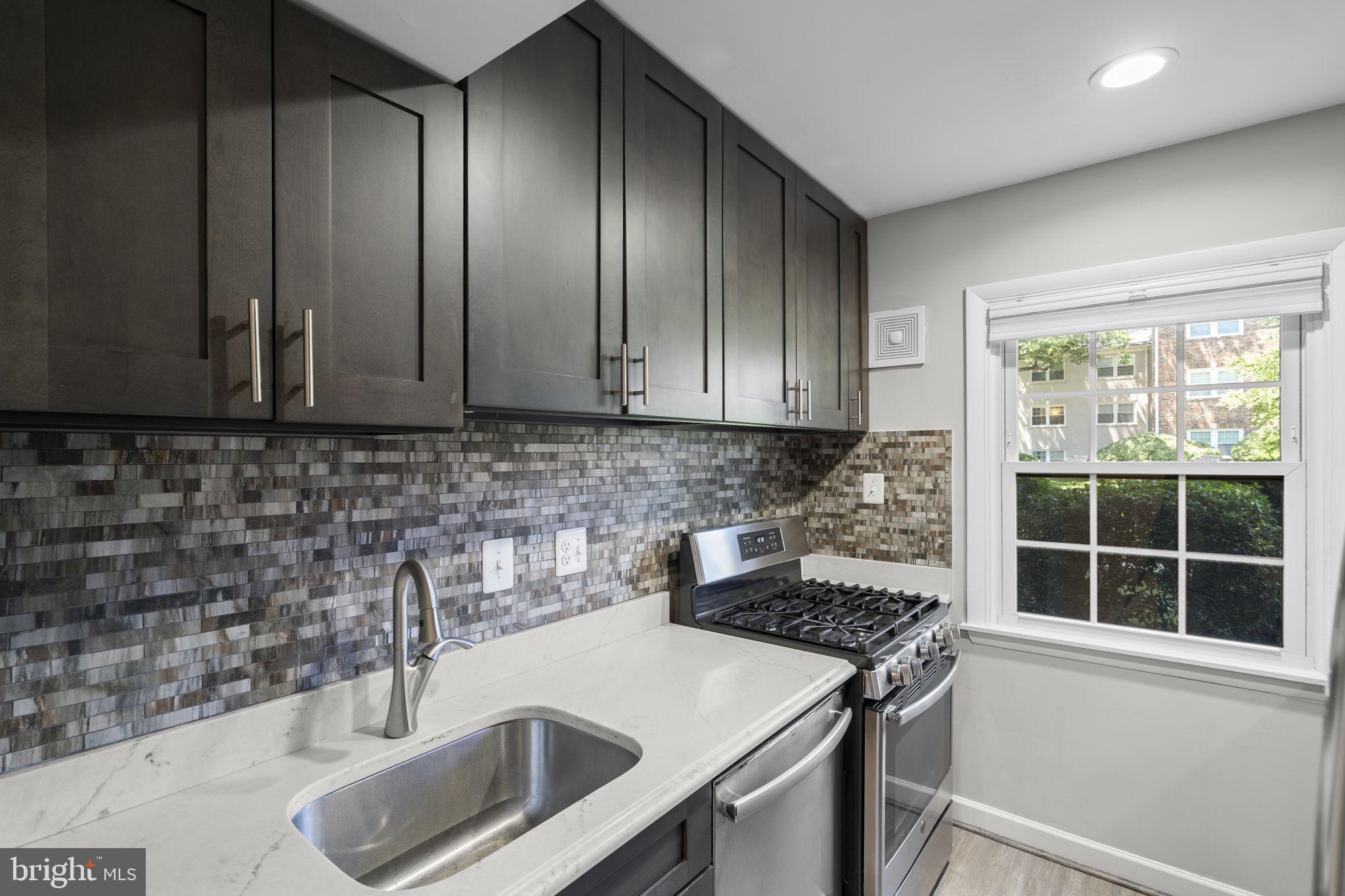 FOXCROFT COLONY CONDOS - Residential