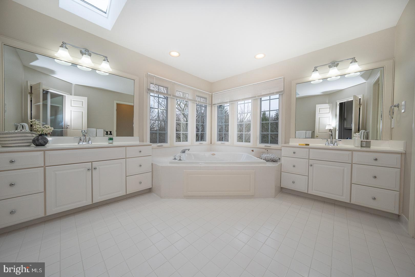 SUMMERHILL - Residential