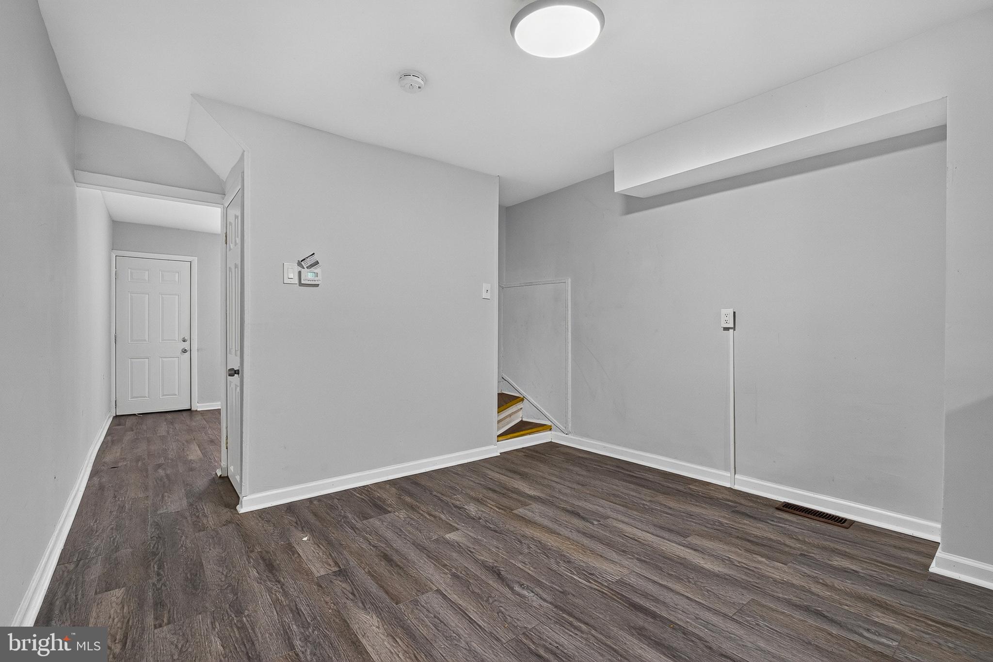 SANDTOWN-WINCHESTER - Residential
